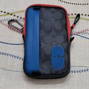 North/South Hybrid Pouch In Colorblock Signature C